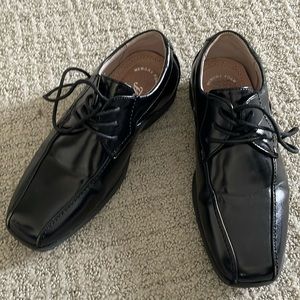 Boys 2M black dress shoes laces
